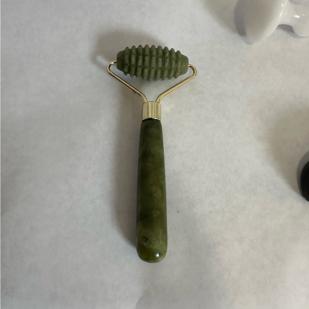 Primally Pure Green Jade Facial Roller